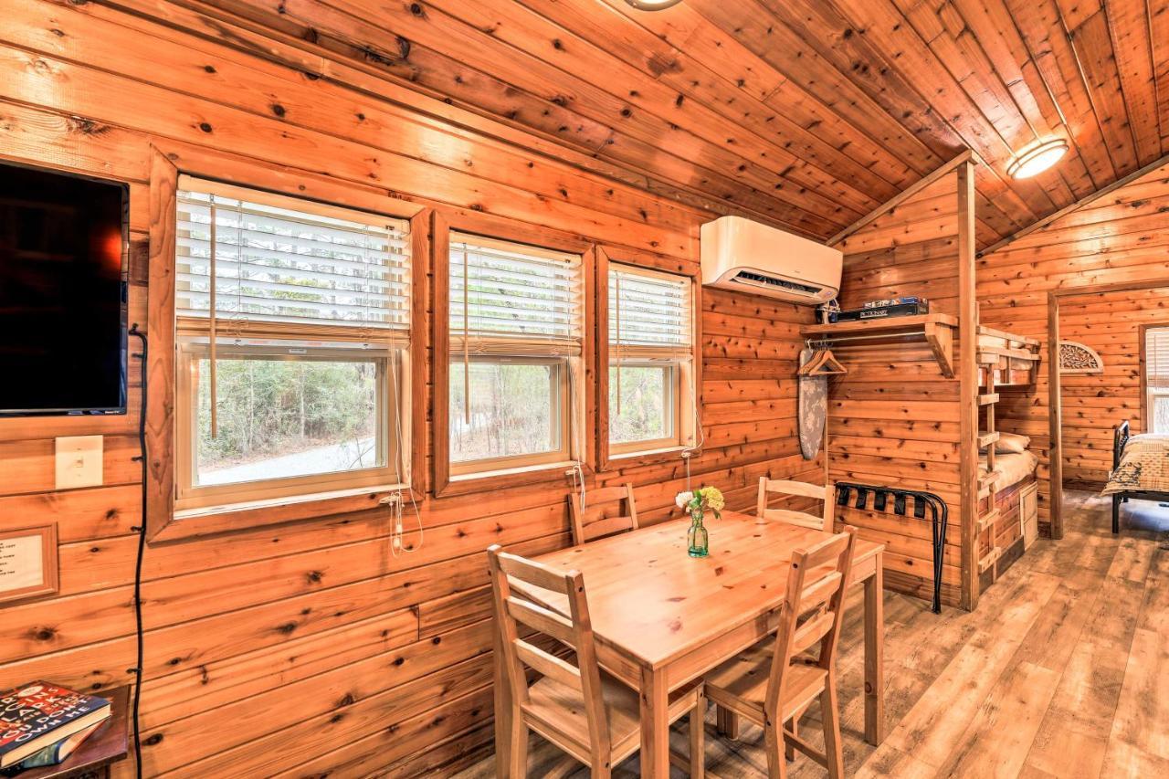 Charming New Bern Log Cabin - Pets Welcome! Luaran gambar