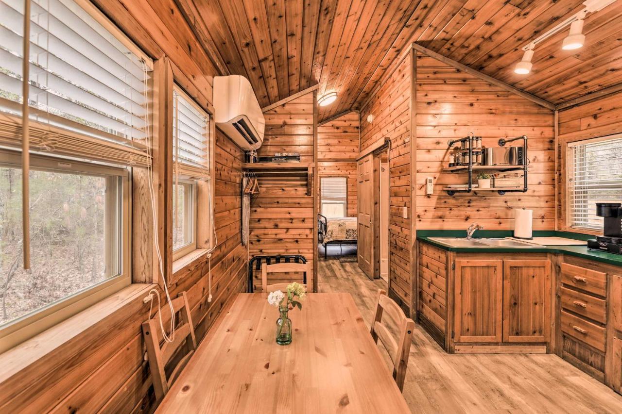 Charming New Bern Log Cabin - Pets Welcome! Luaran gambar