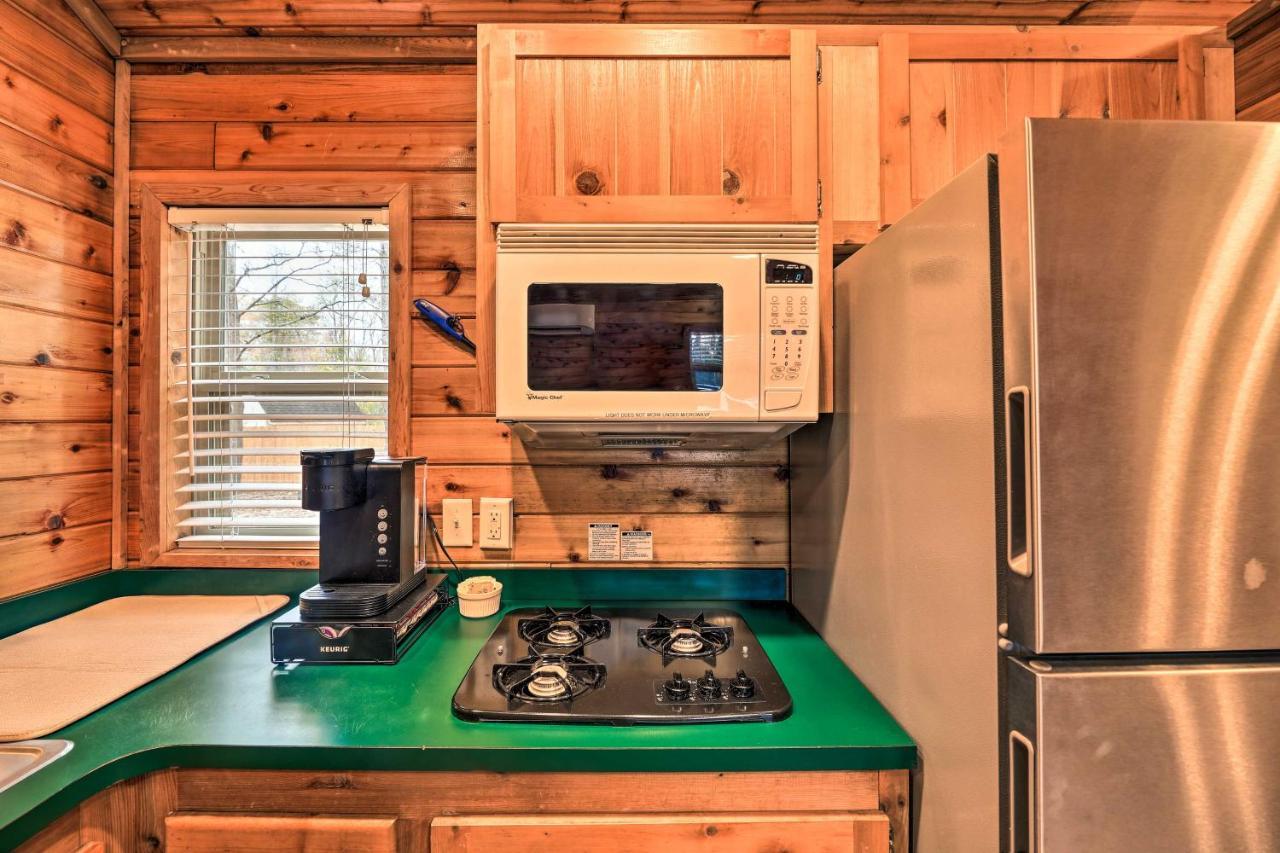 Charming New Bern Log Cabin - Pets Welcome! Luaran gambar
