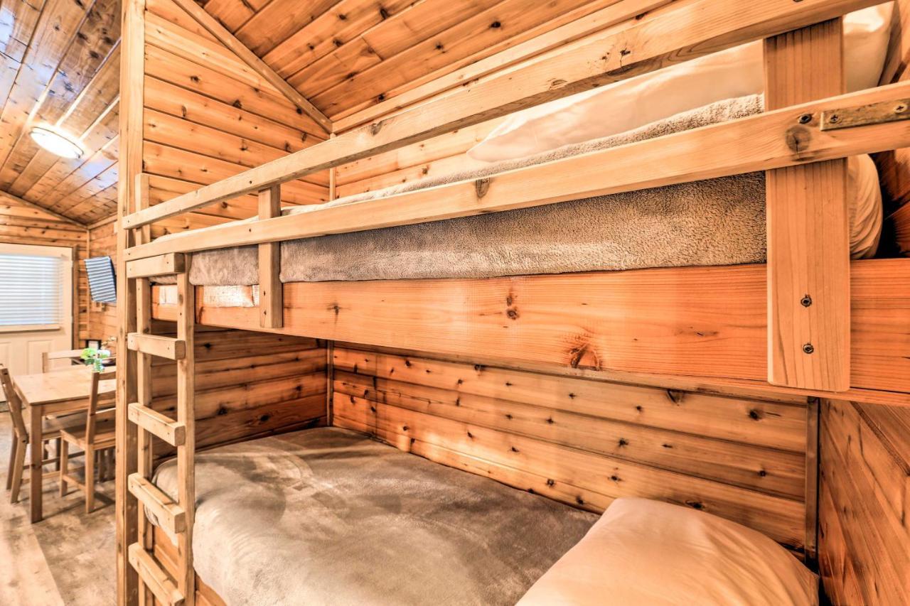 Charming New Bern Log Cabin - Pets Welcome! Luaran gambar