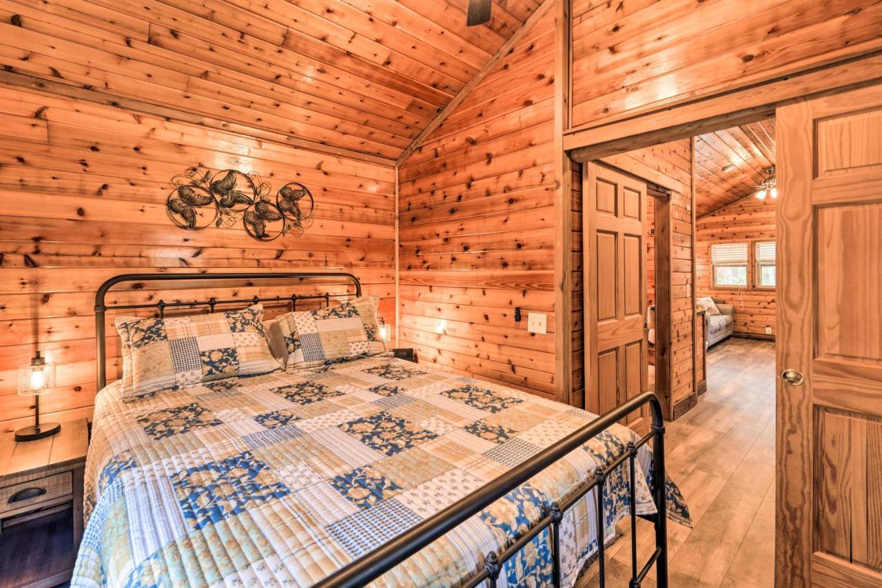 Charming New Bern Log Cabin - Pets Welcome! Luaran gambar