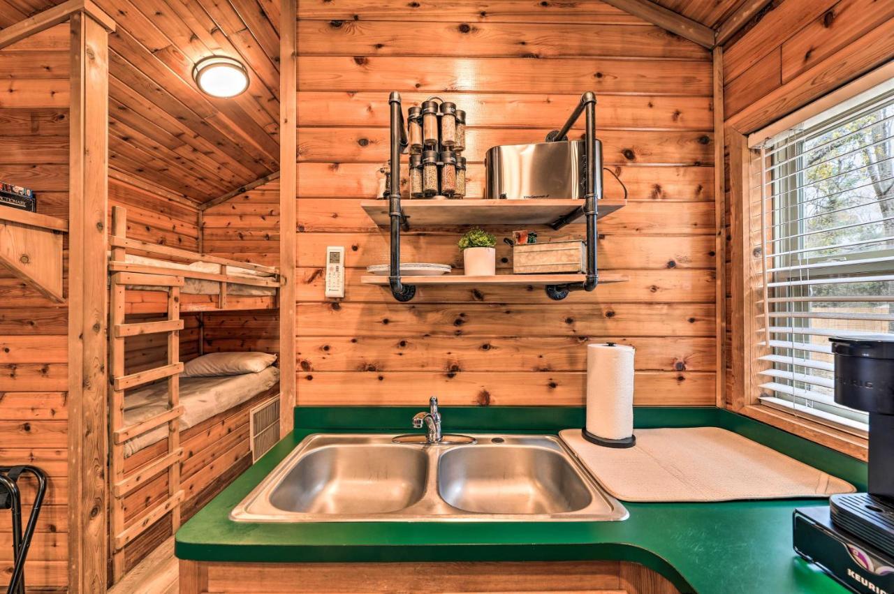 Charming New Bern Log Cabin - Pets Welcome! Luaran gambar